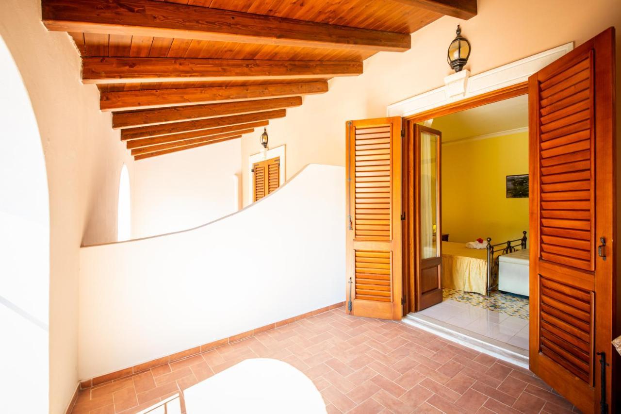 B&B Villa Maristella 利帕里 外观 照片